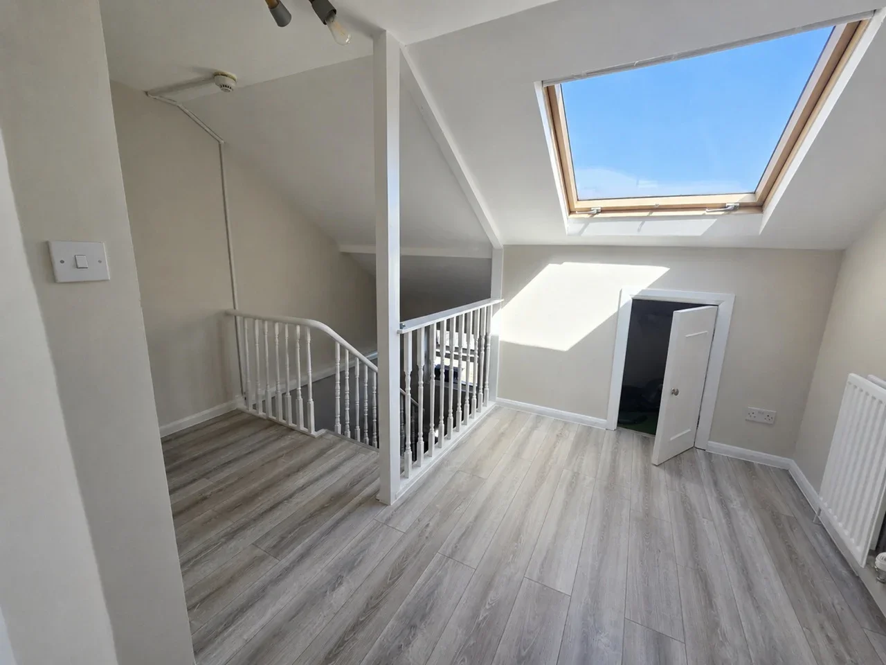 Flat Gladesmore Road in Greater London