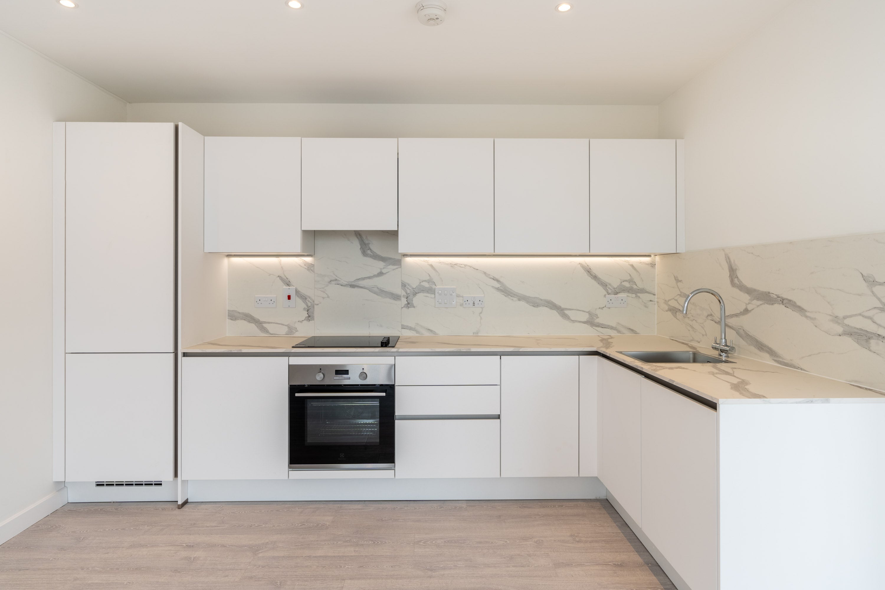 Flat Cranton Avenue in Greater London