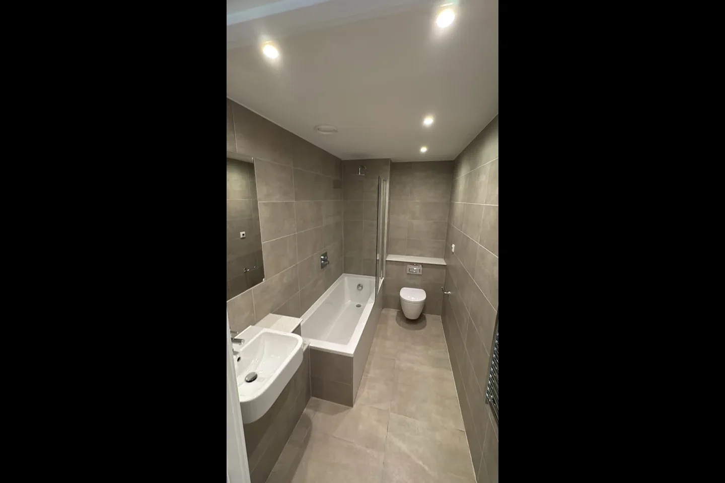 Room Caithness Walk in Greater London