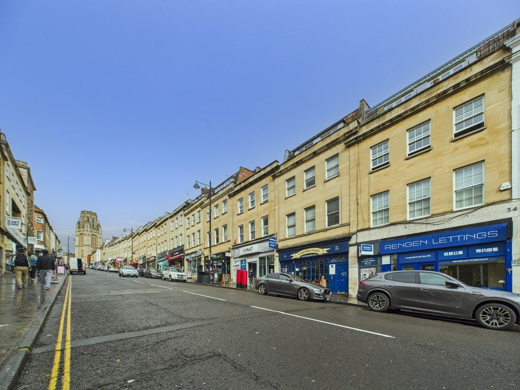 Flat Park Street in Bristol