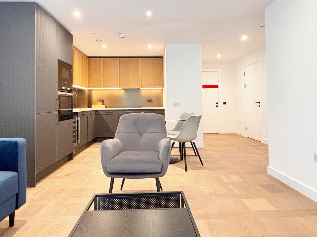 Flat Pennington Quay Walk in Greater London