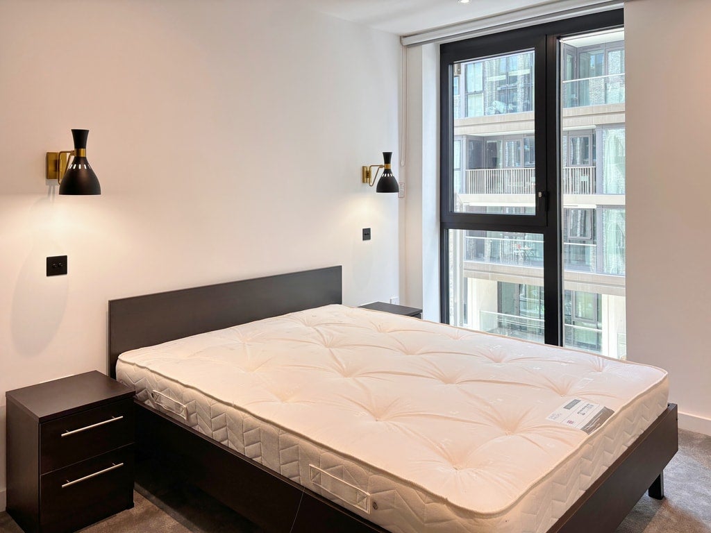 Flat Pennington Quay Walk in Greater London