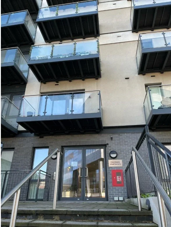 Flat Mercer Walk in Greater London
