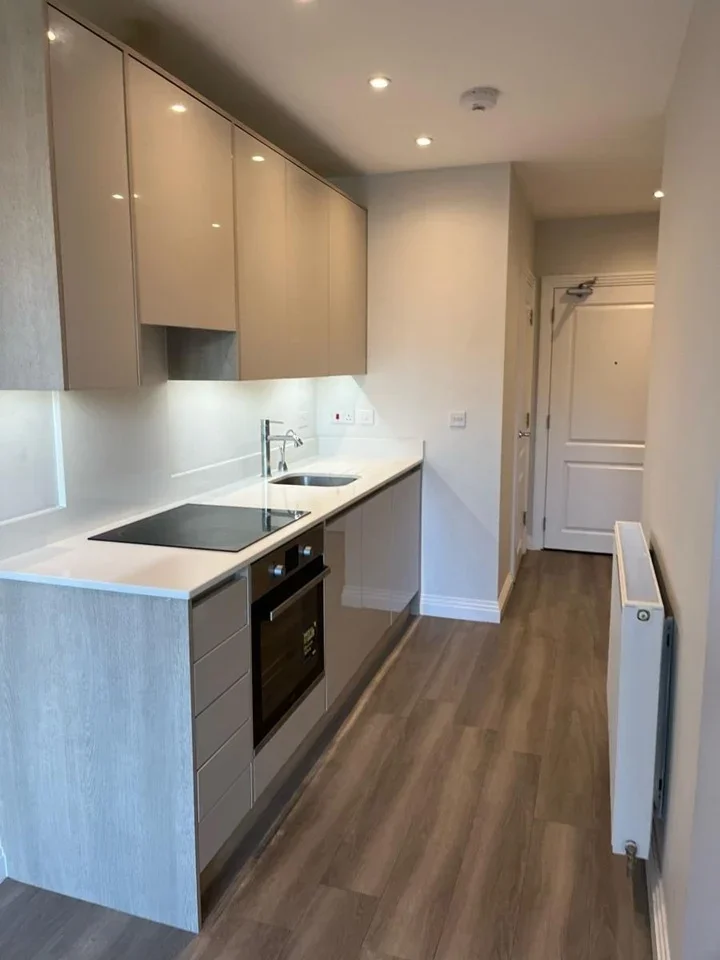 Flat Mercer Walk in Greater London