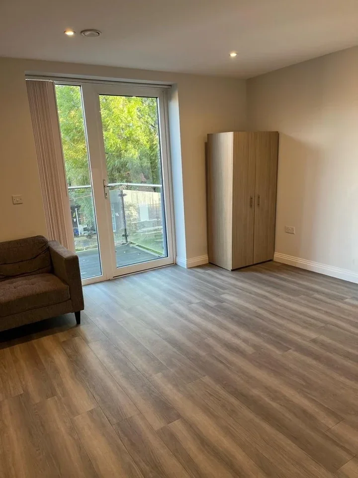 Flat Mercer Walk in Greater London