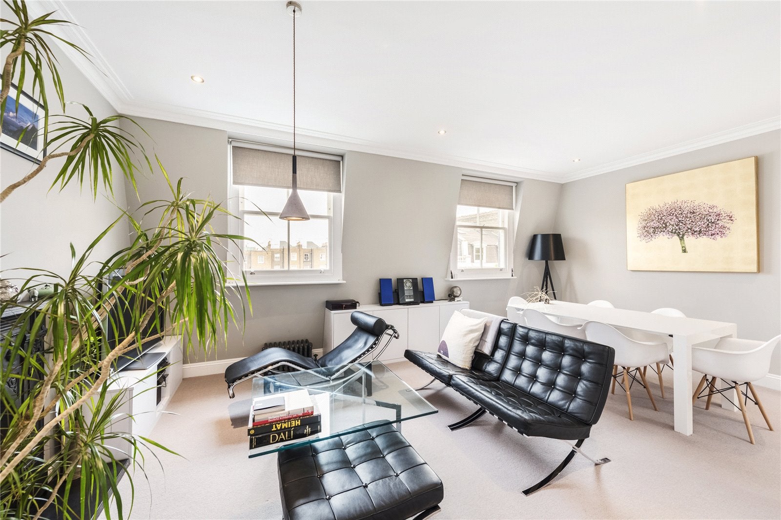 Flat Linden Gardens in Greater London