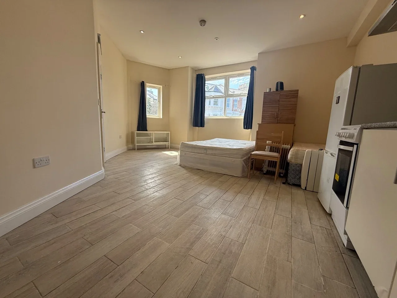 Flat Aldersford Close in Greater London