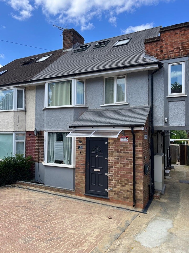 Flat Selborne Gardens in Greater London
