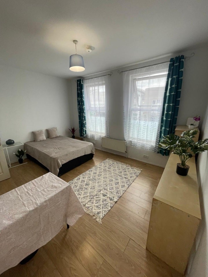 Flat Hertslet Road in Greater London