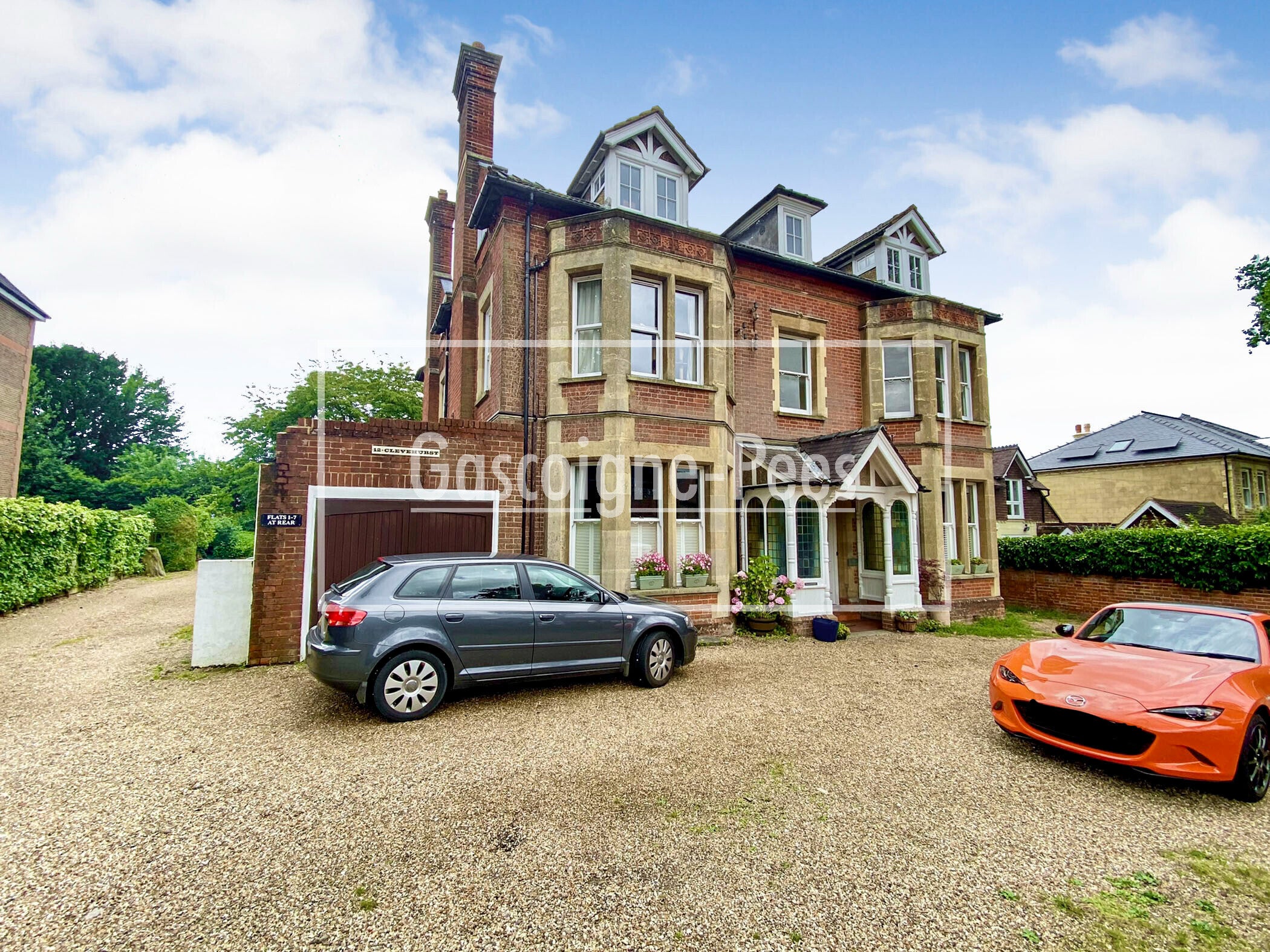 Flat Tormead Road in Guildford