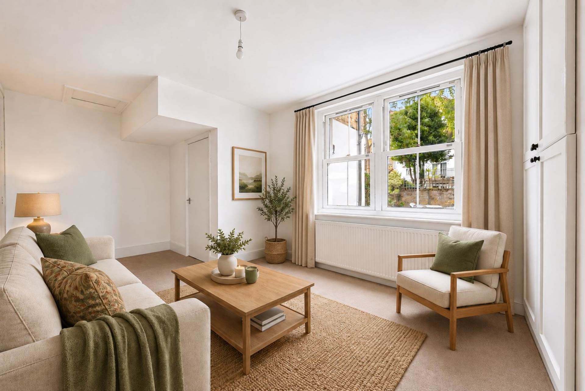 Flat Northchurch Road in Greater London