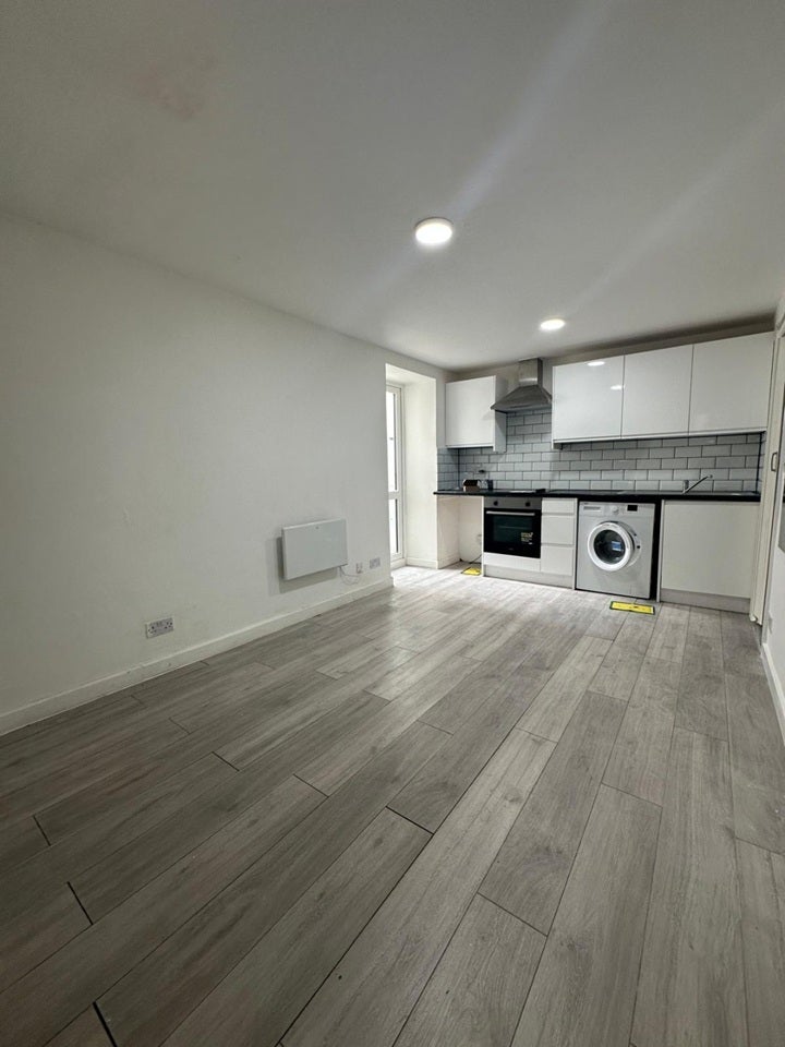 Flat Park Lane in Greater London