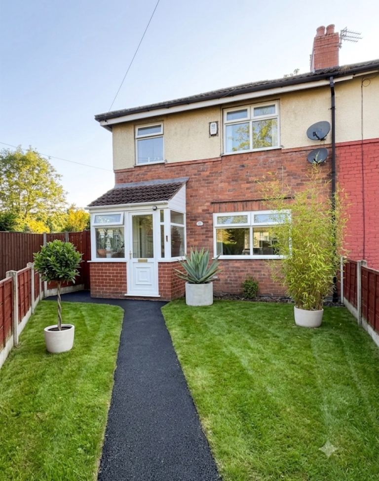 House Prestbury Avenue in Manchester
