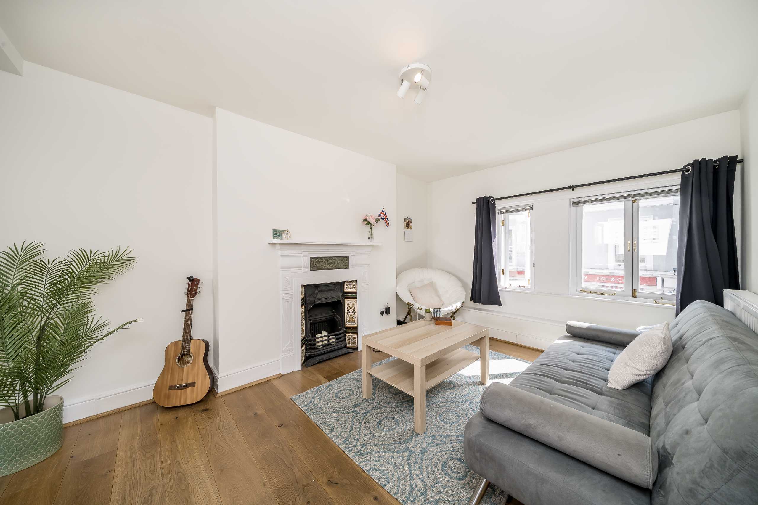 Flat Portobello Road in Greater London