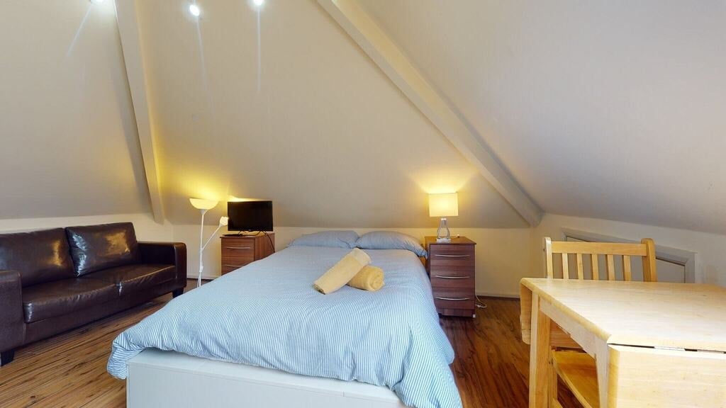 Room Anson Road in Greater London