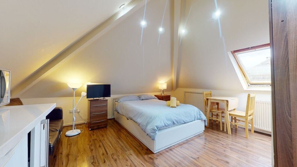 Room Anson Road in Greater London