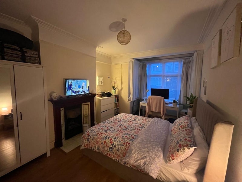 Room Avoca Road in Greater London
