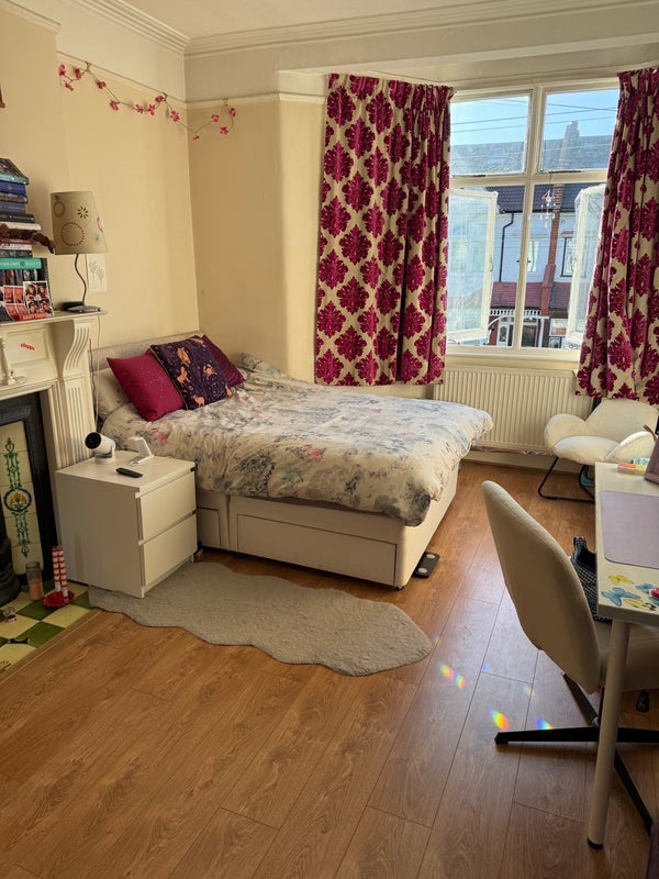 Room Avoca Road in Greater London