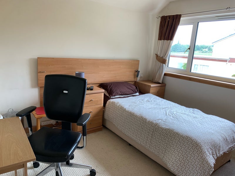 Room Muir Wood Road in City of Edinburgh