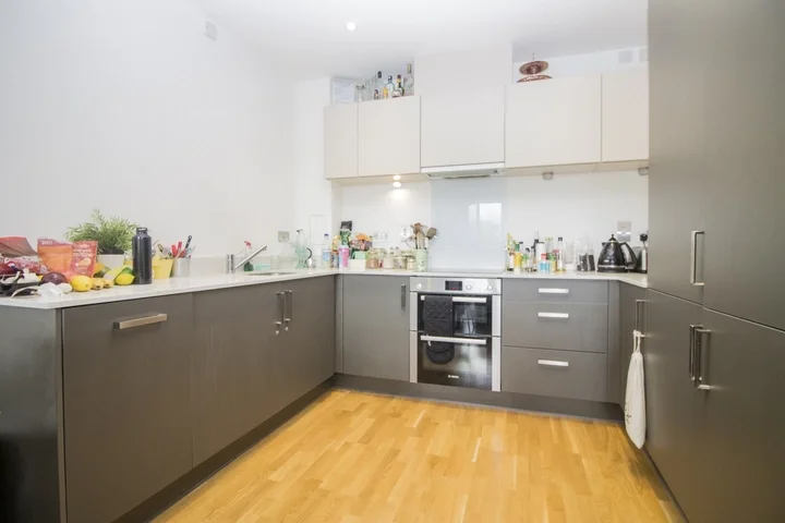 Flat Duckett Street in Greater London