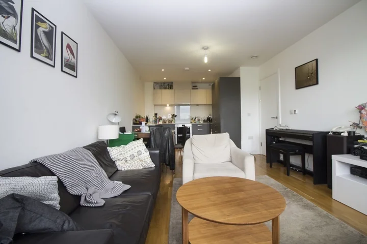 Flat Duckett Street in Greater London