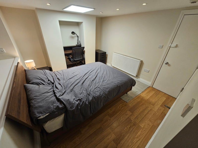 Room Walsingham Avenue in Manchester