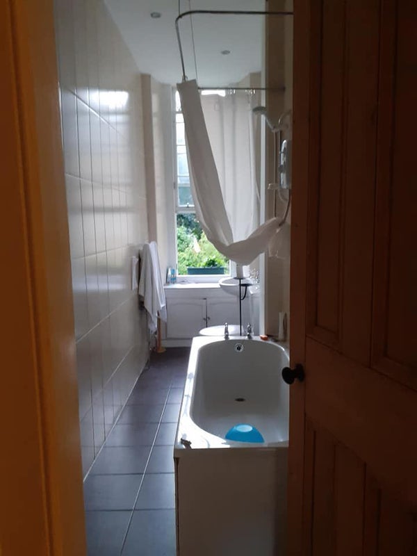 Room Nithsdale Road in Glasgow