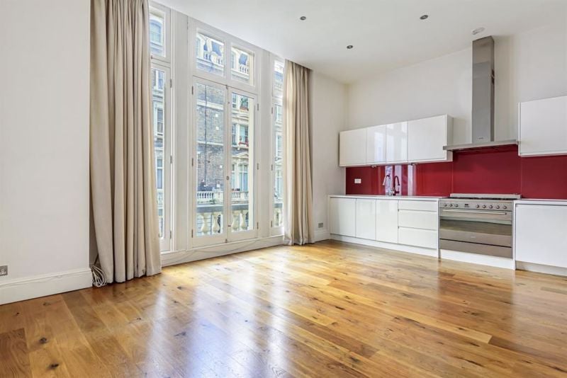 Flat Clanricarde Gardens in Greater London