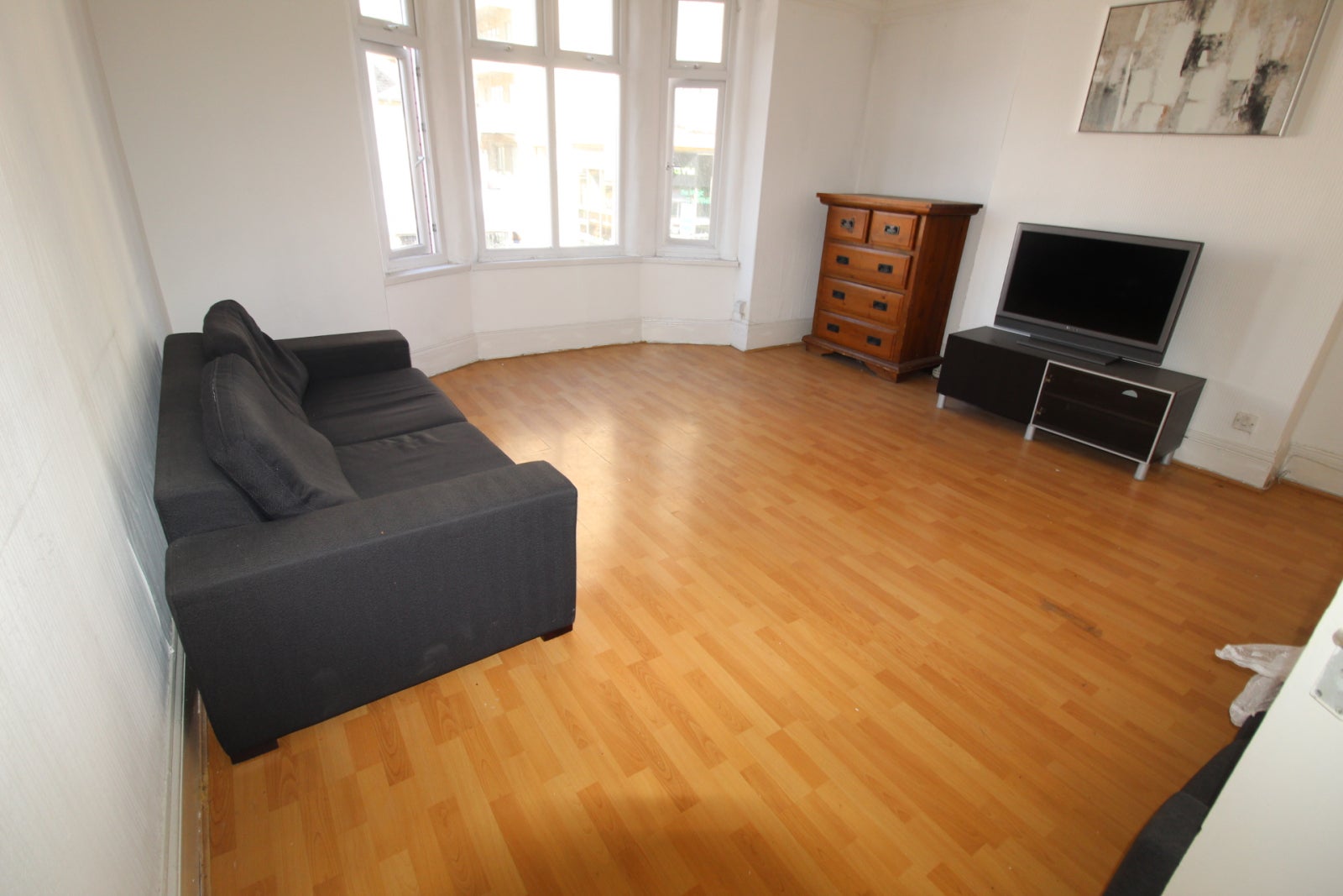 Flat Broadway in Greater London