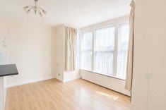 Flat York Road in Southend-on-Sea