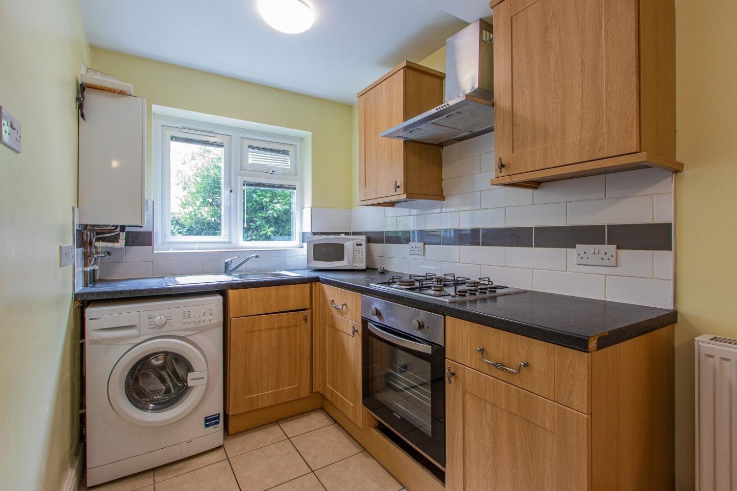 Flat Richmond Crescent in Cardiff