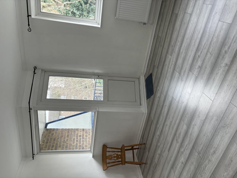 Room Kirkdale in Greater London