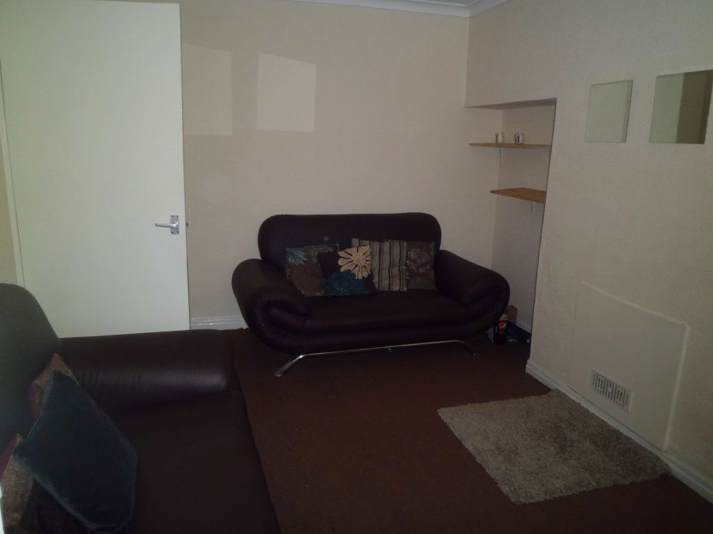 Room Quinton Road in Birmingham