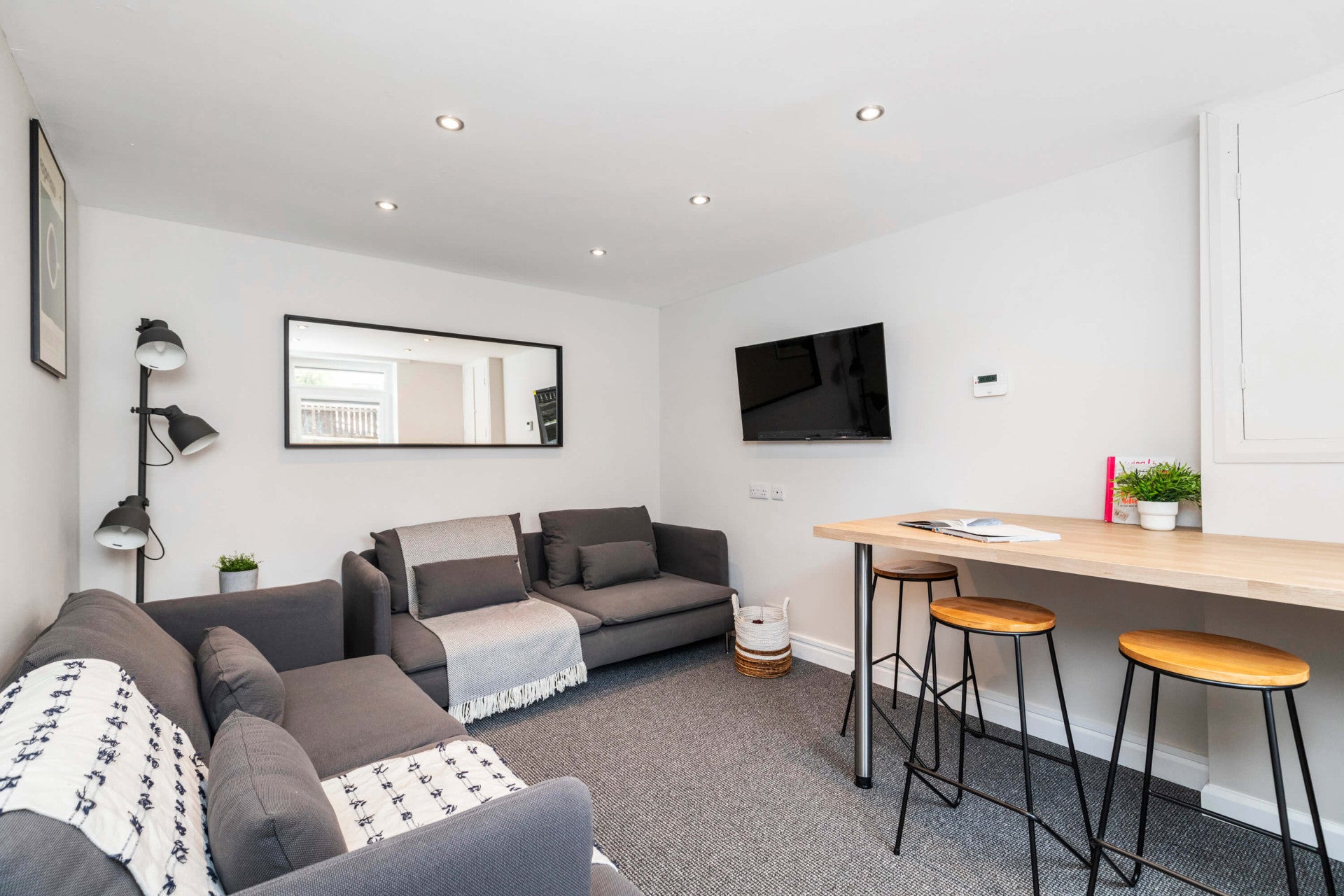 Room Back Broomfield Place in Leeds