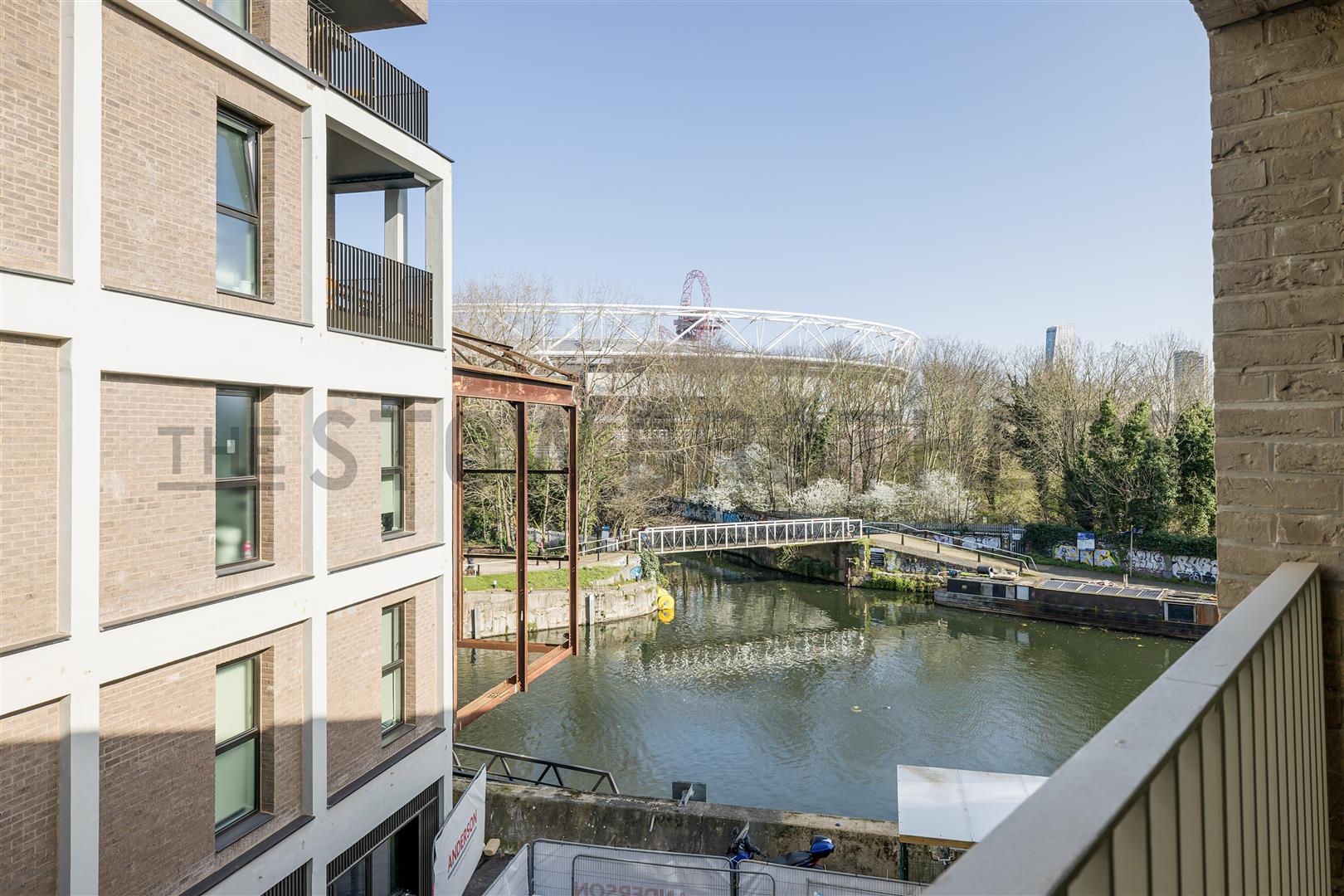 Flat Dace Road in Greater London