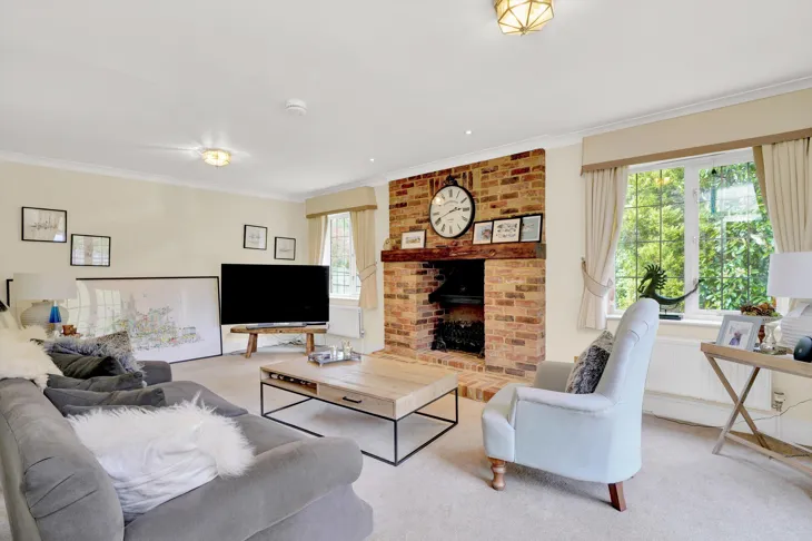 House Beech Close in Elmbridge