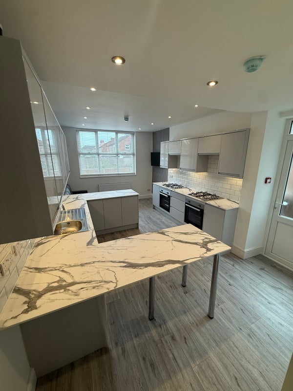 Room Wendover road in Trafford