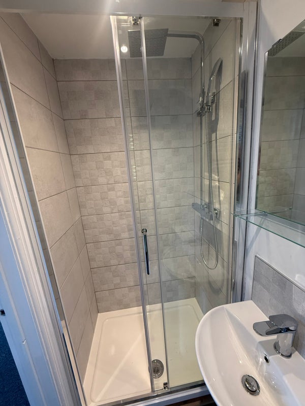 Room Wendover road in Trafford