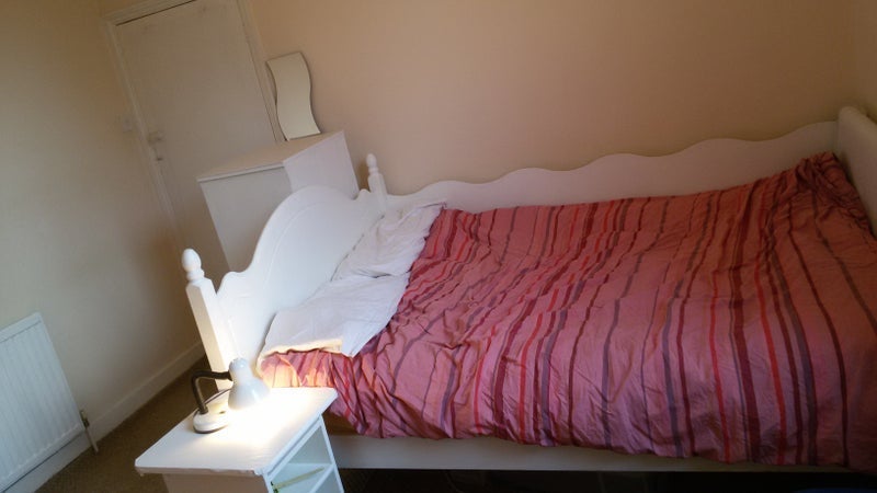 Room Merton Road in Greater London