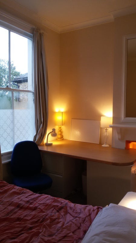 Room Merton Road in Greater London