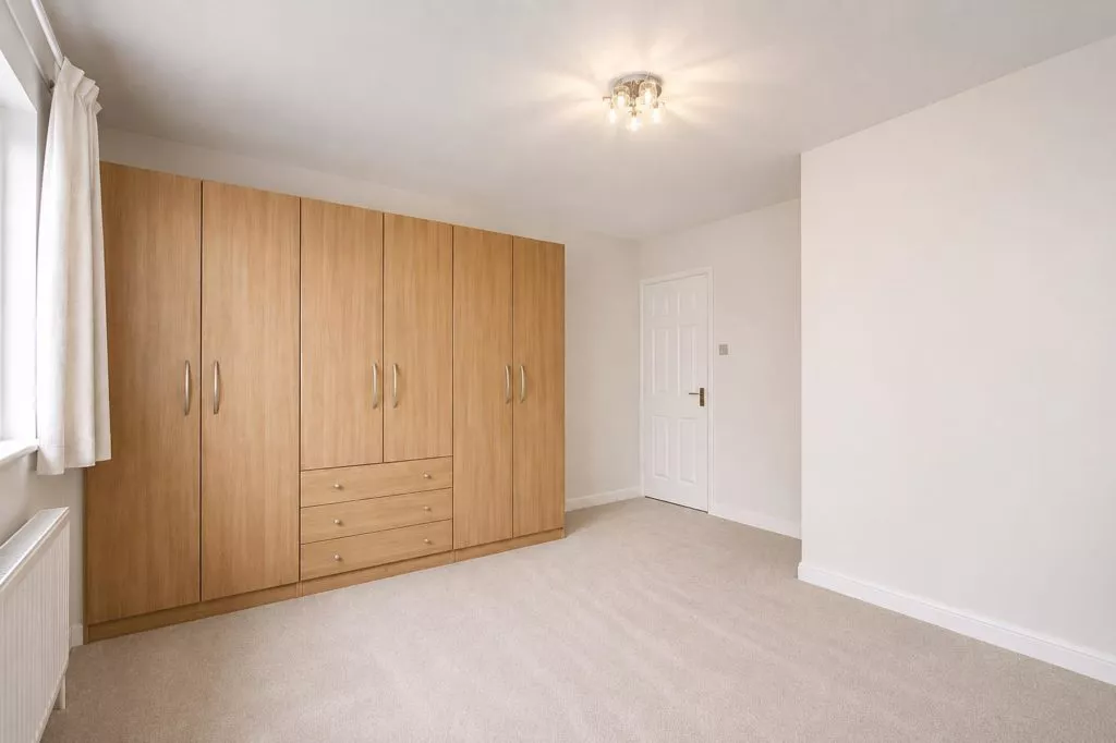 Flat Guildford Road in Mole Valley