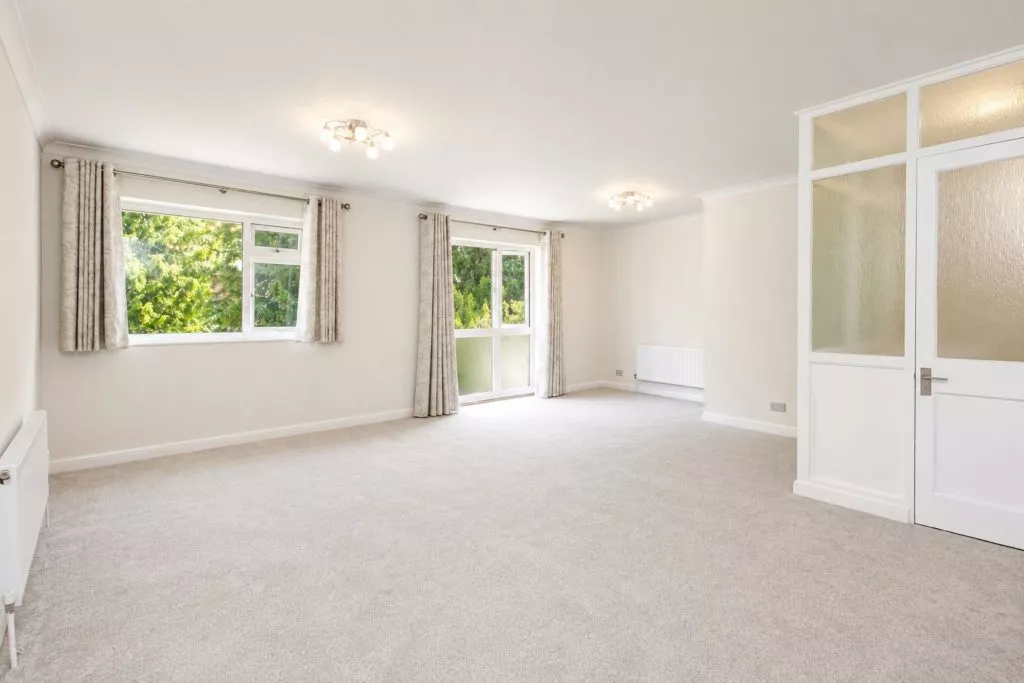 Flat Guildford Road in Mole Valley
