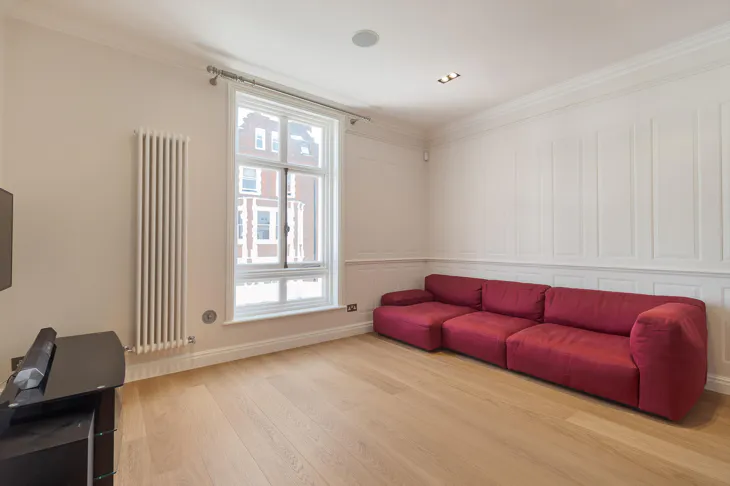 Flat Lennox Gardens in London