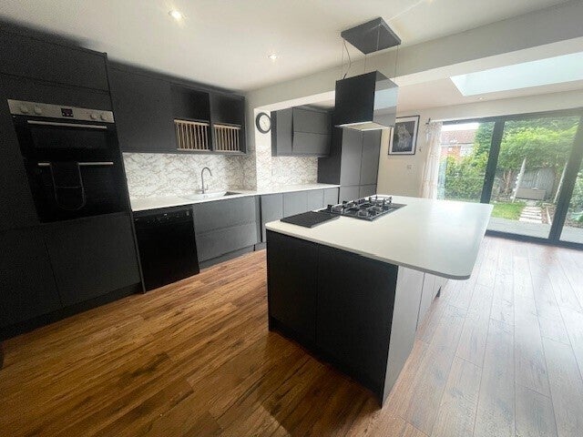 House Vetchfield Close in Derby