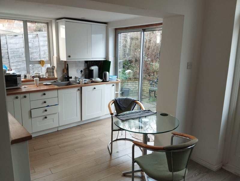 Room Commonwealth Way in Greater London