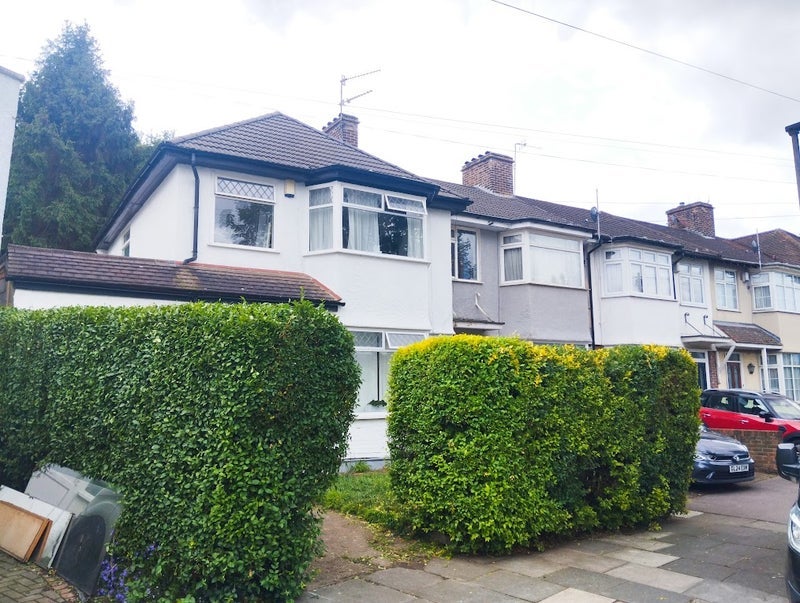 Room Commonwealth Way in Greater London