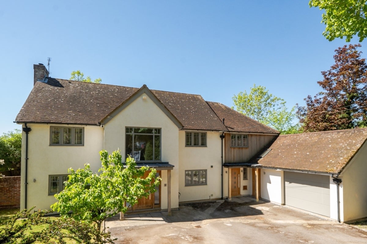 House Upper Icknield Way in Princes Risborough