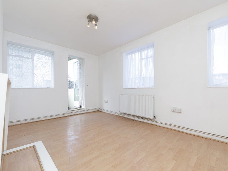 Room Headlam Road in Greater London