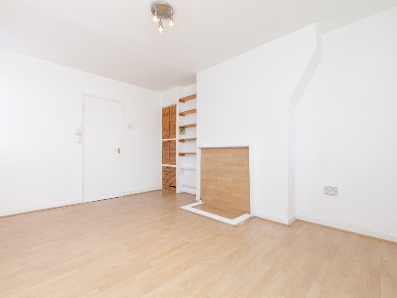 Room Headlam Road in Greater London
