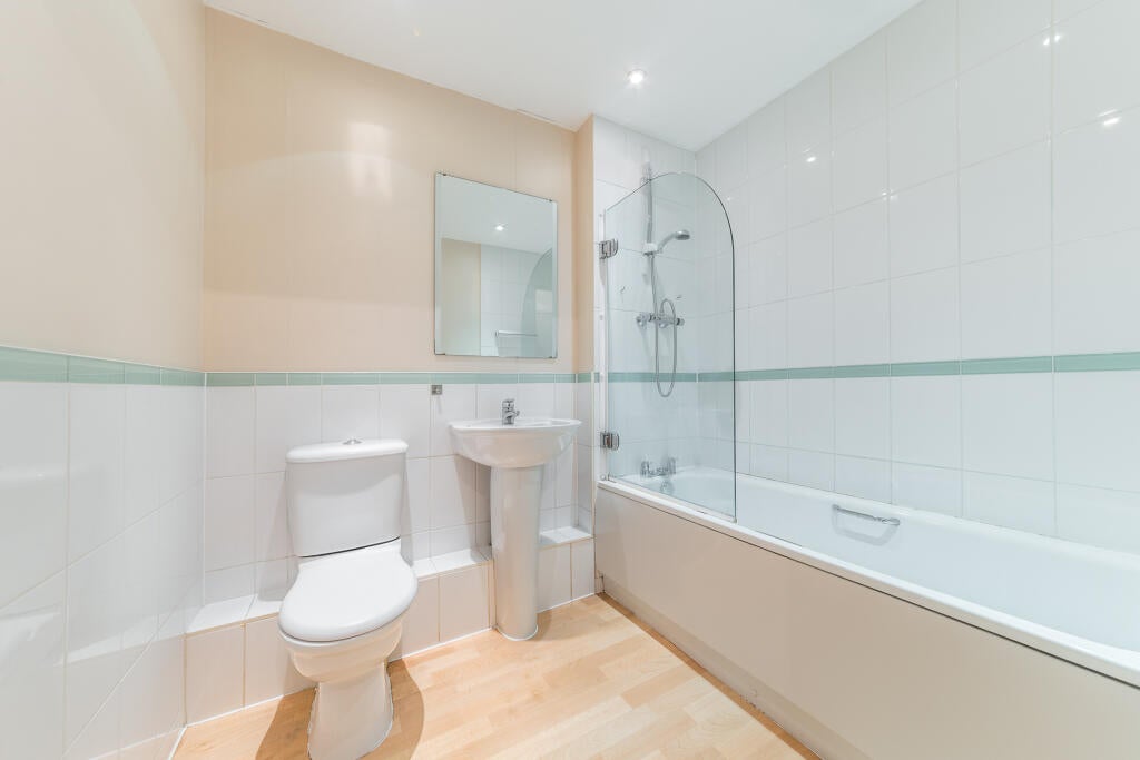 Flat Trentham Court in Inverness